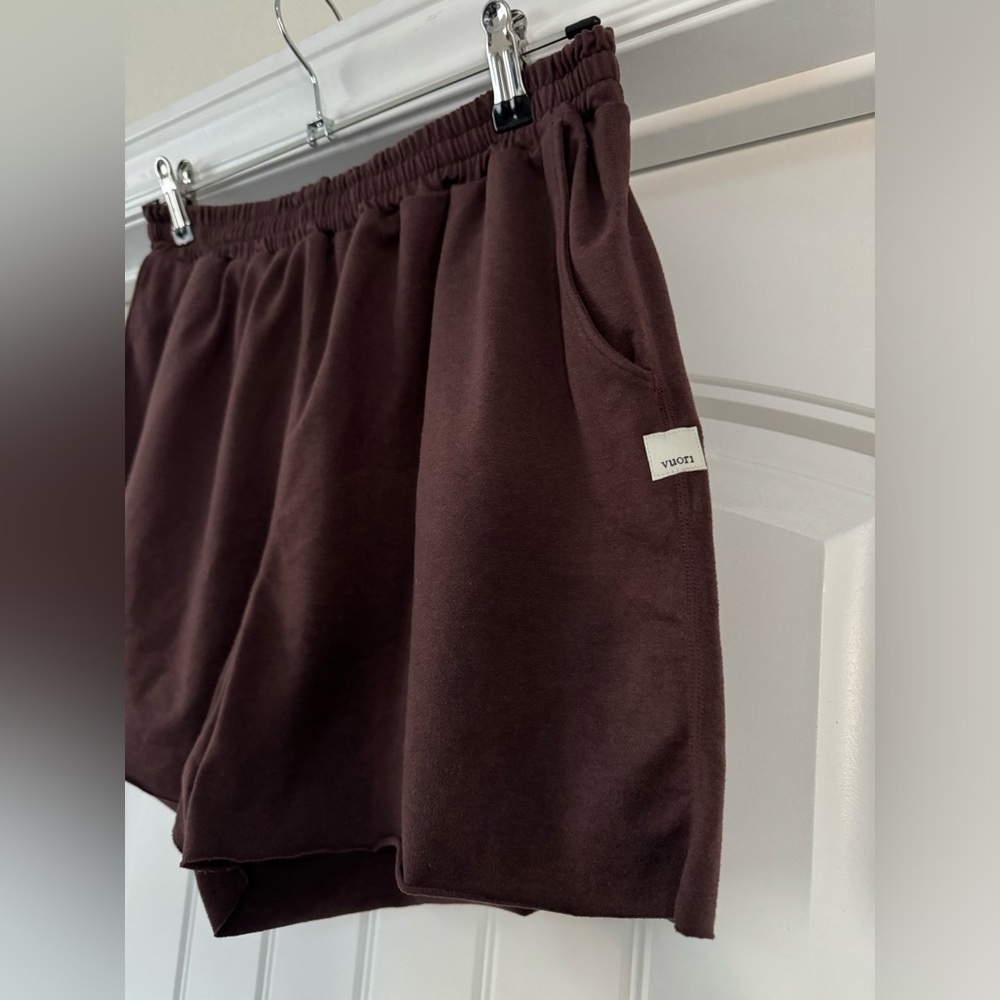 Vuori Women's Boyfriend Short Medium Burgundy